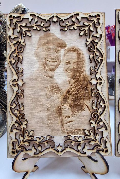 Гравирани снимки на дърво