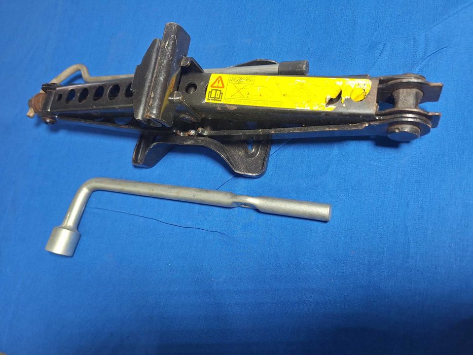CRIC AUTO OEM FORD Mondeo Focus Fiesta - SH OEM