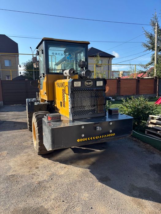 Продам фронтальный погрузчик