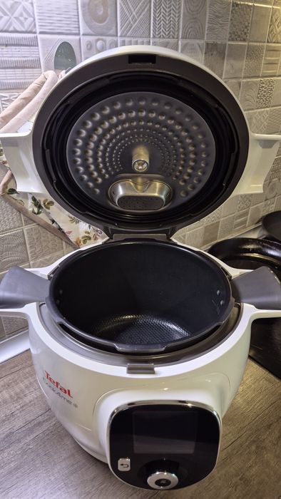 Multicooker inteligent Tefal Cook4Me+ CY851130, 150 retete presetate, 6 moduri de gatire