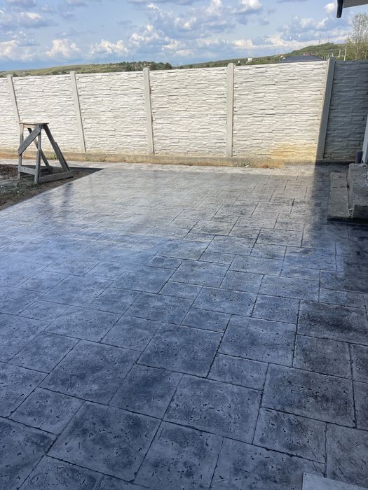 Beton Amprentat – Estetic și Durabil pentru Spațiul Tău Exterior!