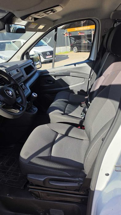 Renault Trafic 2.0 Blue dCi 110 S&S L2H2 8+1 Life