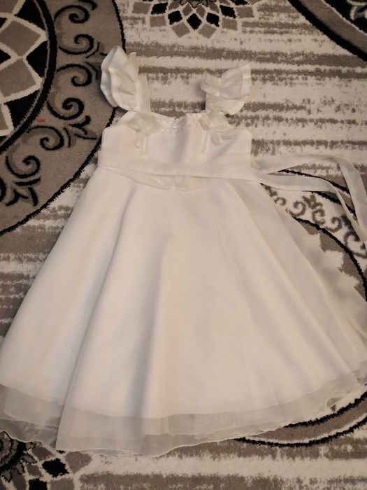 OFERTA Rochii elegante 3-8 ani 35.buc