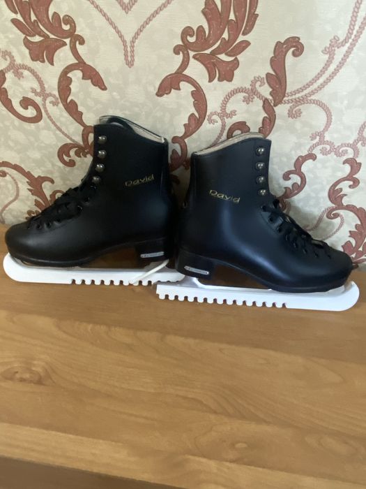 Продаются коньки фирмы "Ботас"