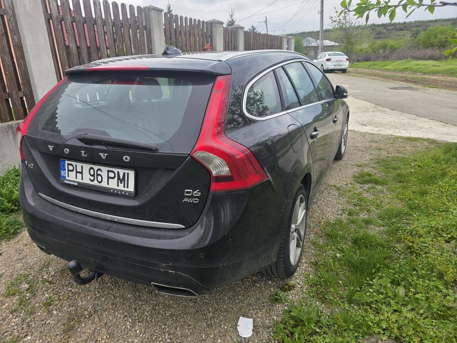 Volvo V60 plug-in hybrid AWD(4x4) 2013