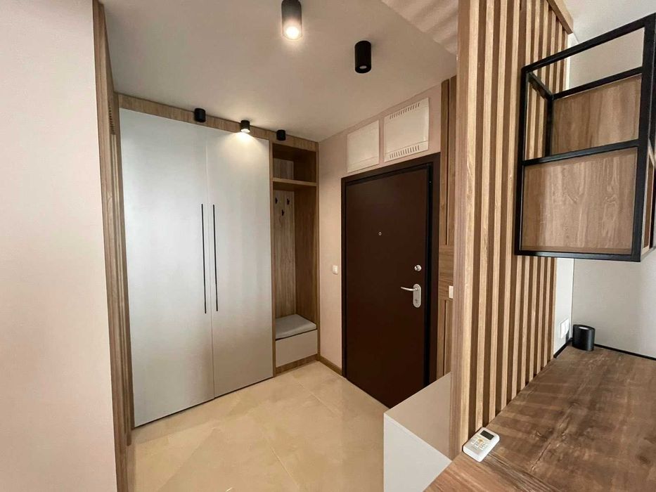 Дава се под наем Тристаен апартамент в Бургас, Славейков - 120 кв.м за 950 € - Снимка #4