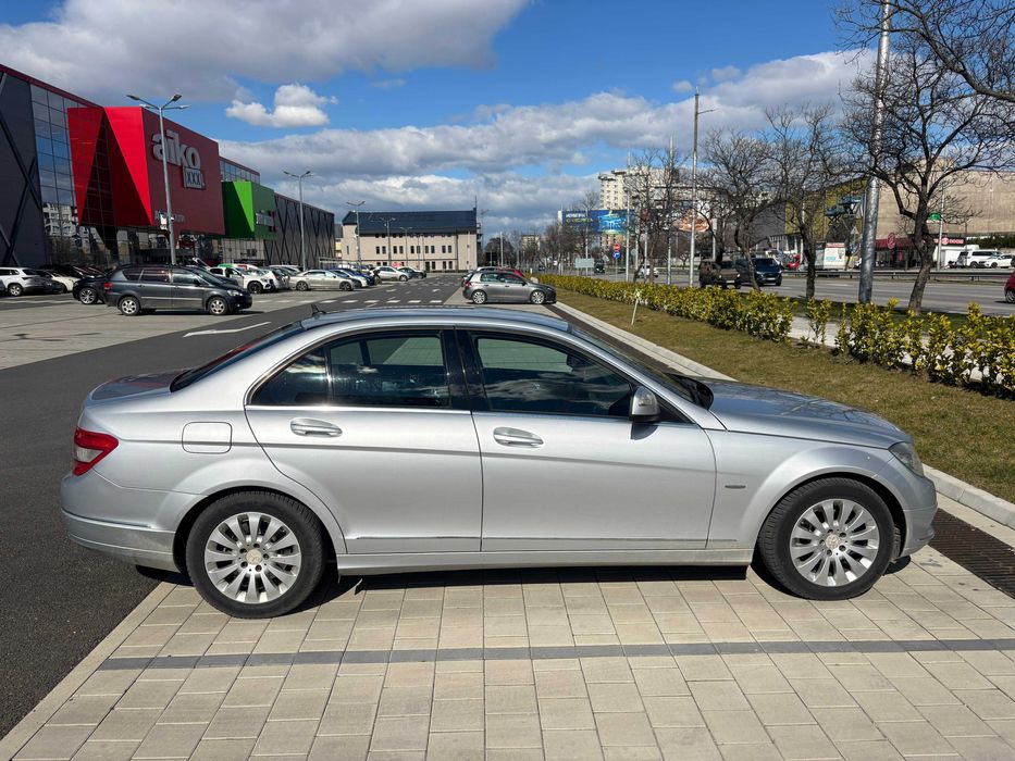 Продажба на автомобил Мерцедес С 220