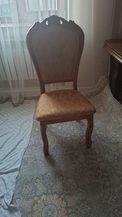 Стол для гостиной