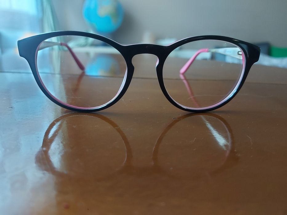 Продавам рамки за очила