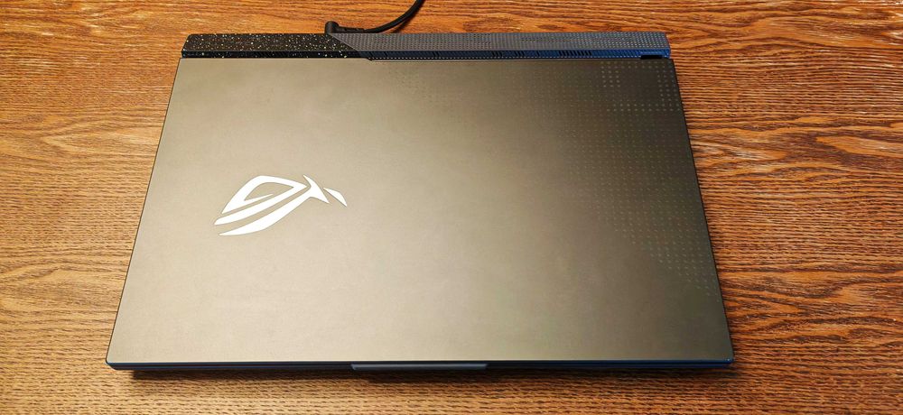 ASUS ROG STRIX G17 , AMD Ryzen 9 7945HX, GeForce RTX 4060