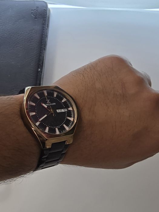 Продам часы в хорошем состоянии