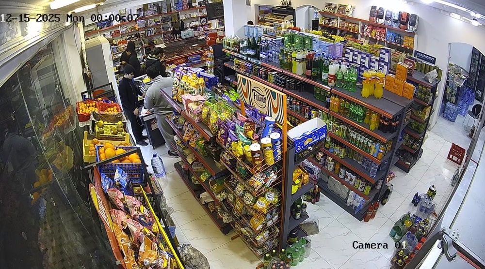 7сотих уй ва 3та ишлаб турган магазин сотилади