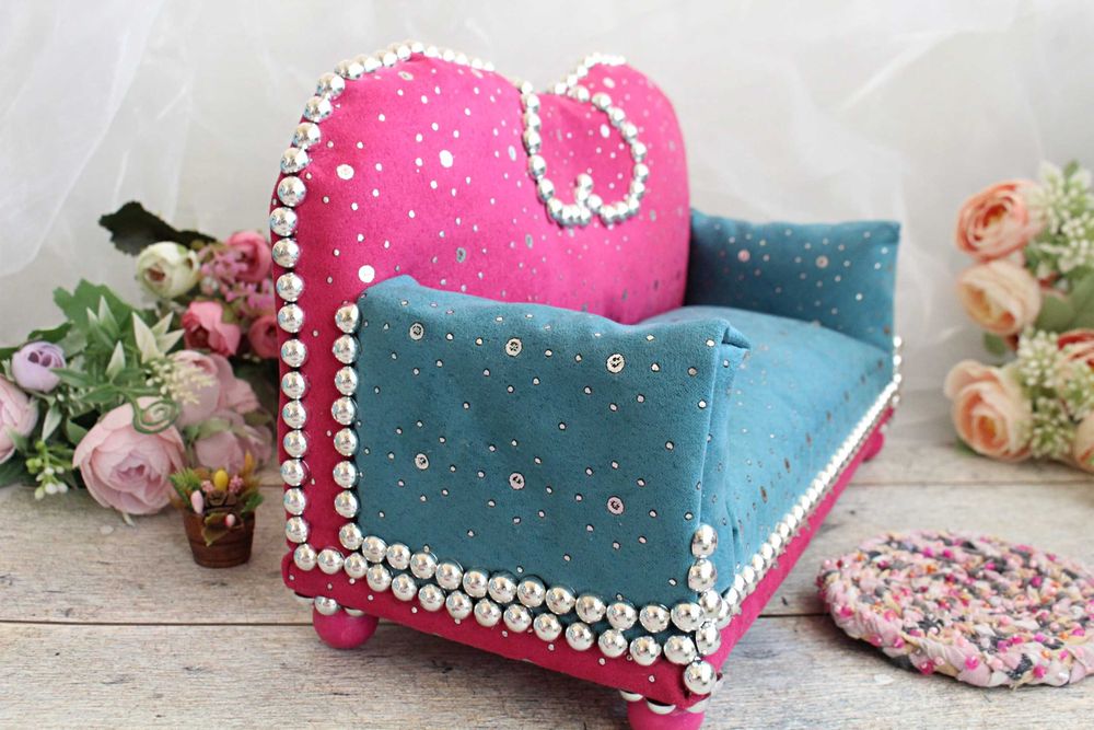 Продам кукольный диван