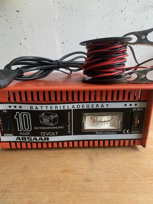 Зарядно за автомобил 12V акумолатор