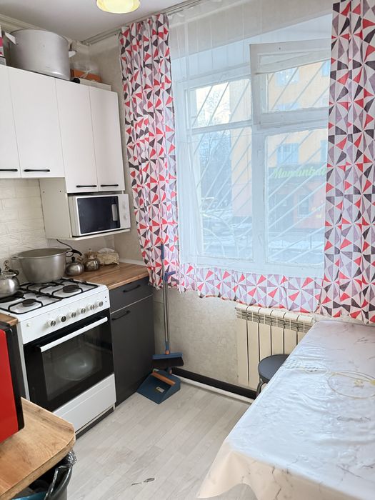 Продам 2х  комнатную квартиру в центре