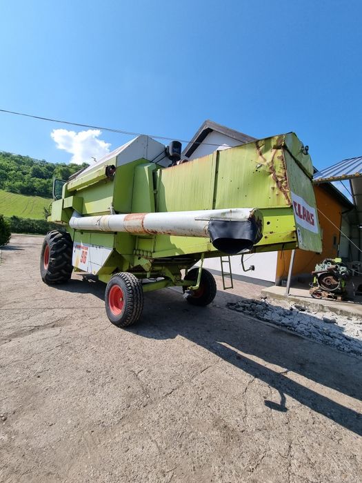 Dezmembram combina Claas Dominator 96