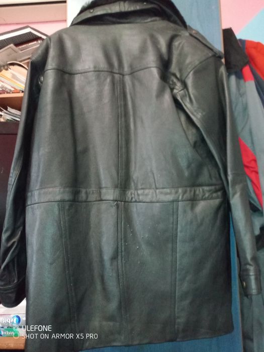 Кожена шуба с подплата и кожена яка.