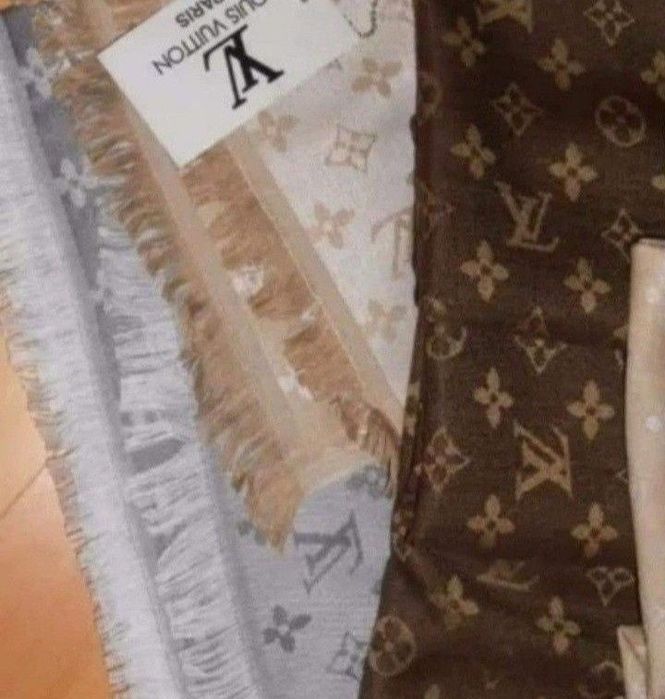 Esarfe/saluri/fulare,doua fețe,diverse nuanțe, saculet, etichetă