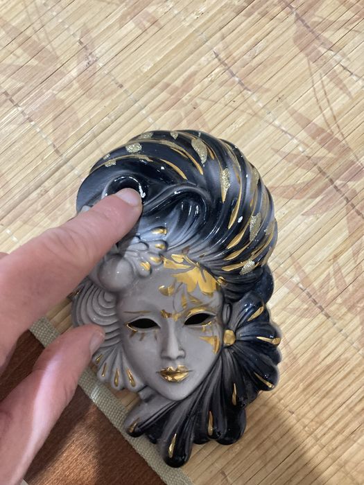 2 броя венециански маски