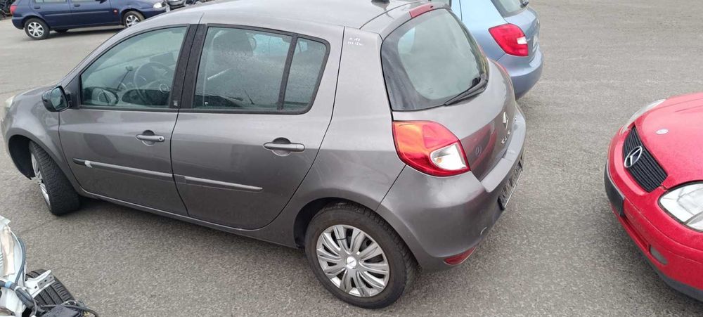 Renault Clio III 1.5 DCi (2005-2013). на части