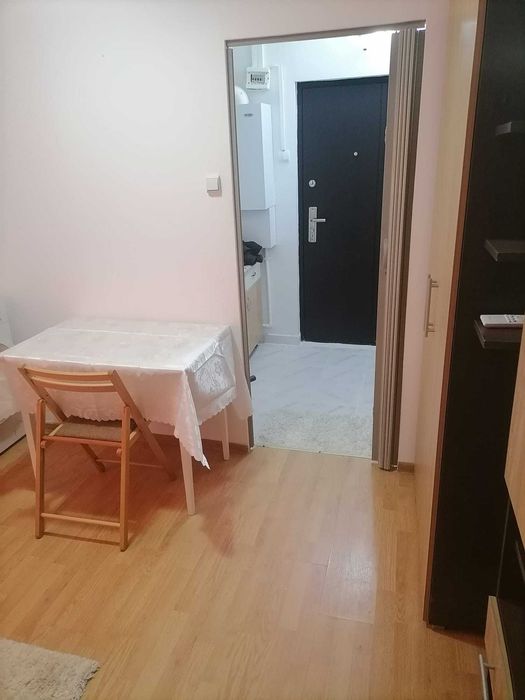 Inchiriez camera de camin Canta