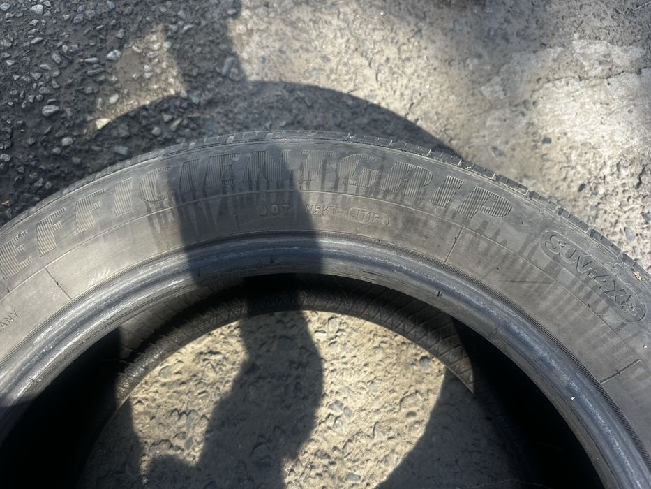Продам б/у шины лето 215/60 R17