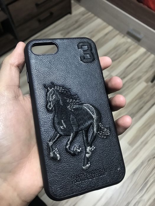 Чехол для Айфона 7 хорошем состаяни