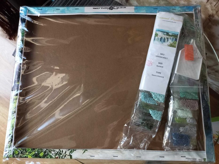 Диамантен гоблен, чисто нов