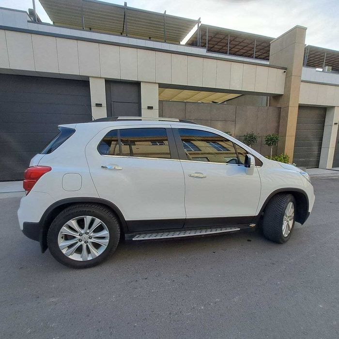 Chevrolet Tracker Premier — 1-ый выпуск, автомат