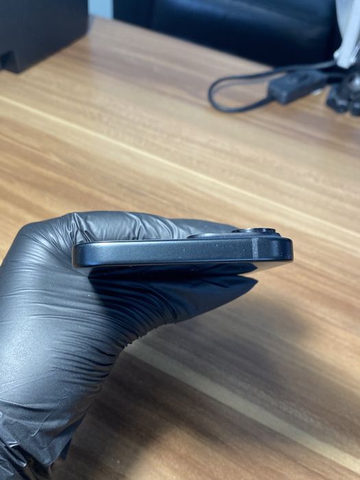 iPhone 15• 128 GB • Black