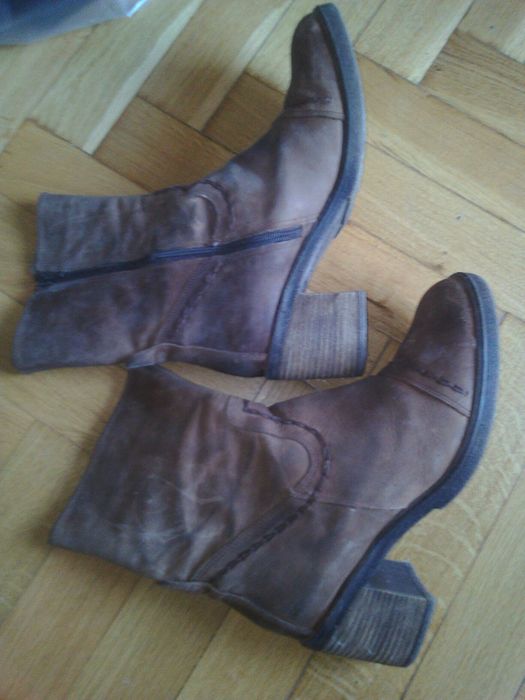 Cizme NOI, elegante, din piele de calitate !