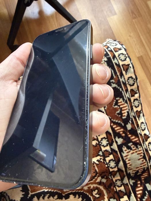 Iphone 12 в хорошем состоянии