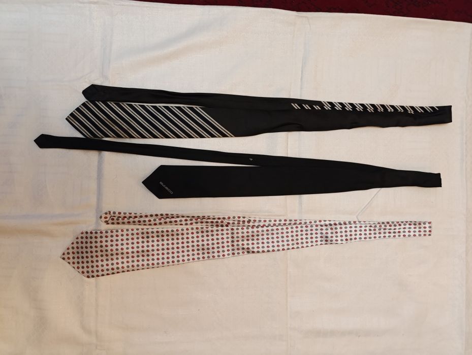 Шикарные галстуки  Италия , Чехословакия , Корея