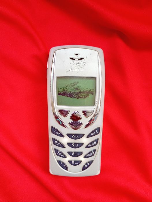 Nokia 8310 + cutie și accesorii ( decodat, baterie Nou nouță)