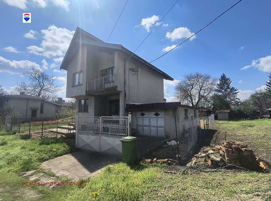 Къща на два етажа за продажба в с. Ряхово