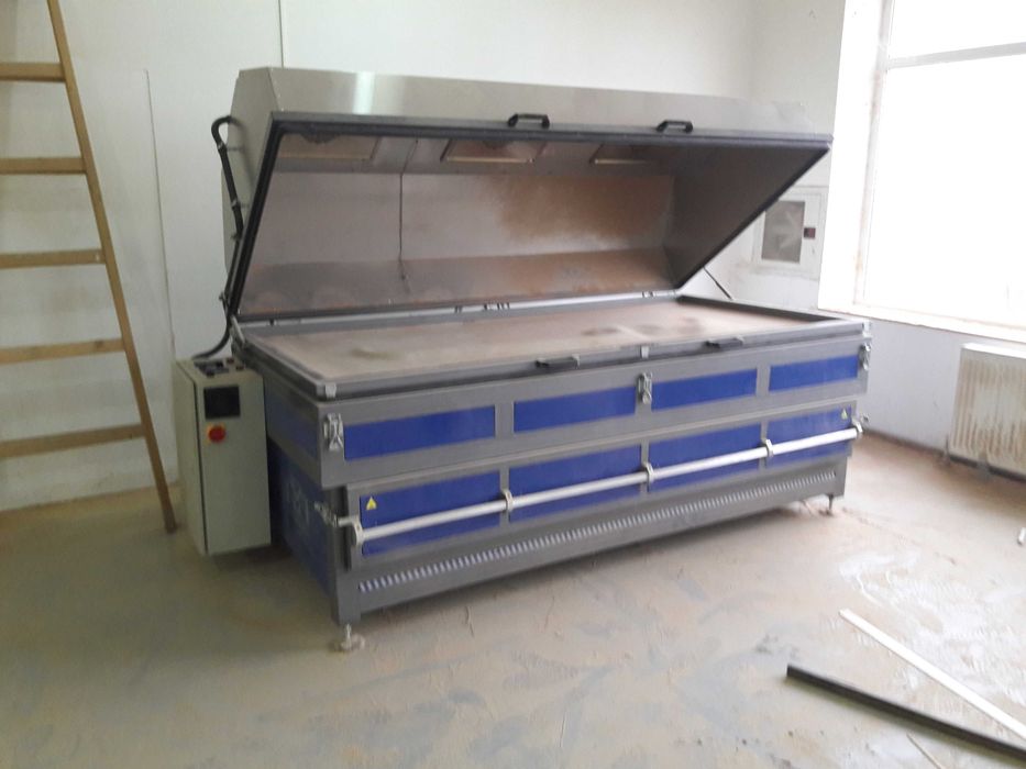 Вакуум преса с чекмедже  за нагряване на акрилен камък!