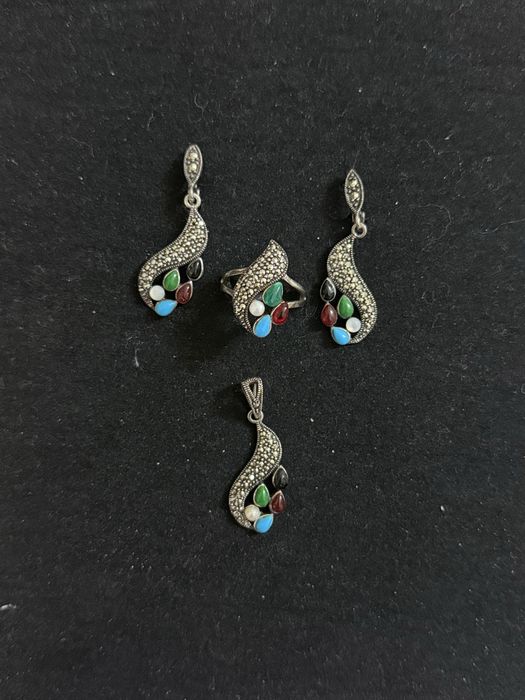 Кумуш комплектлар сотилади хаммаси 925 проба