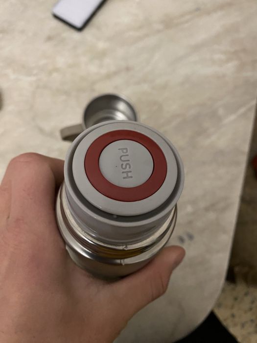 Термос новый отличный