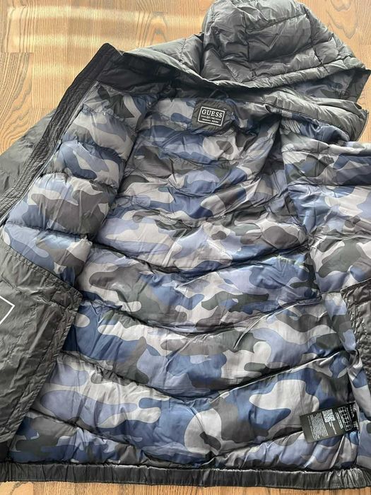 Чисто ново Яке Guess Thermore Black, Размер L