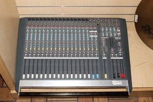 Vând mixer profesional Allen & Heath PA20-CP 500W in 8 Ohm