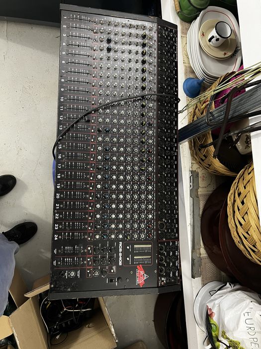 Mixer audio 24 canale  Ross