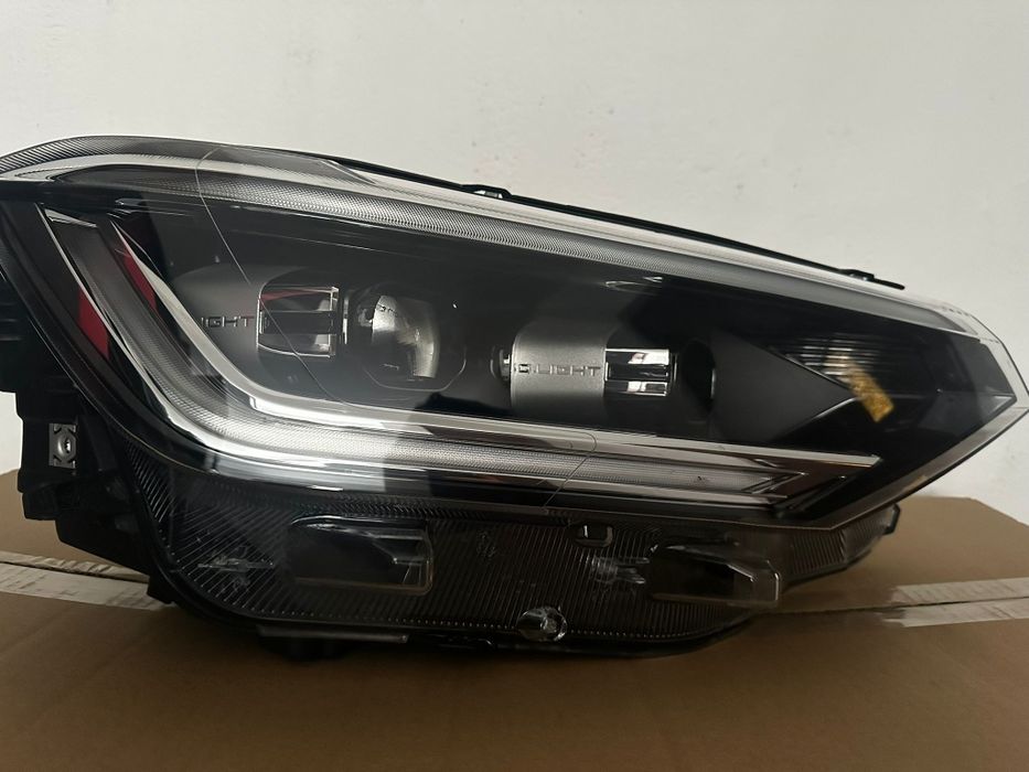 Far dreapta vw taigo 2G7941036C