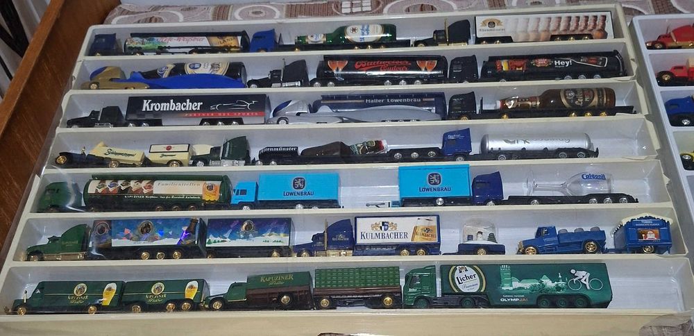 Колекционерски камиончета с метални кабинки