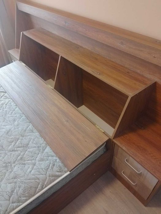 Спалня + шкафчета и повдигащ механизъм