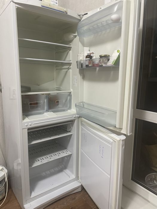 Продам холодильник Индезит