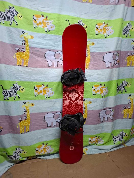 Placa snowboard 144 cm Atomic cu legaturi snowboard boots dama