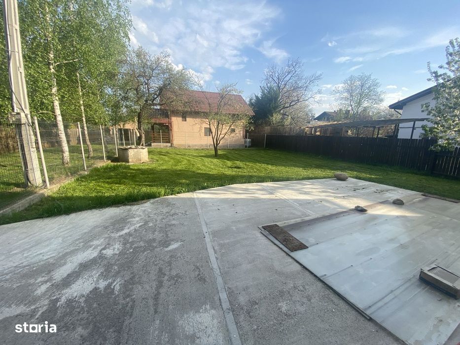 Casă cu 4 camere,2 bai, curte 529mp, toate utilitatile Breaza