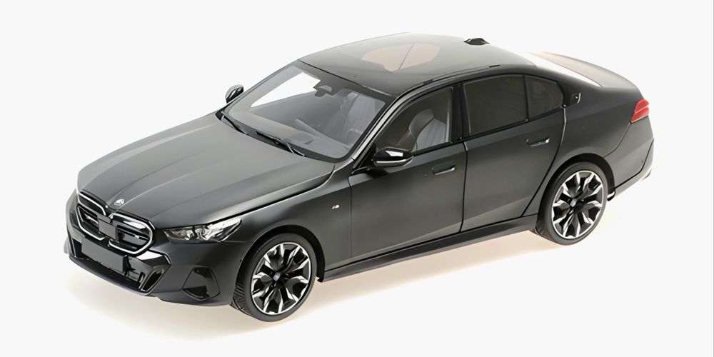 Macheta BMW i5 1:18 Minichamps