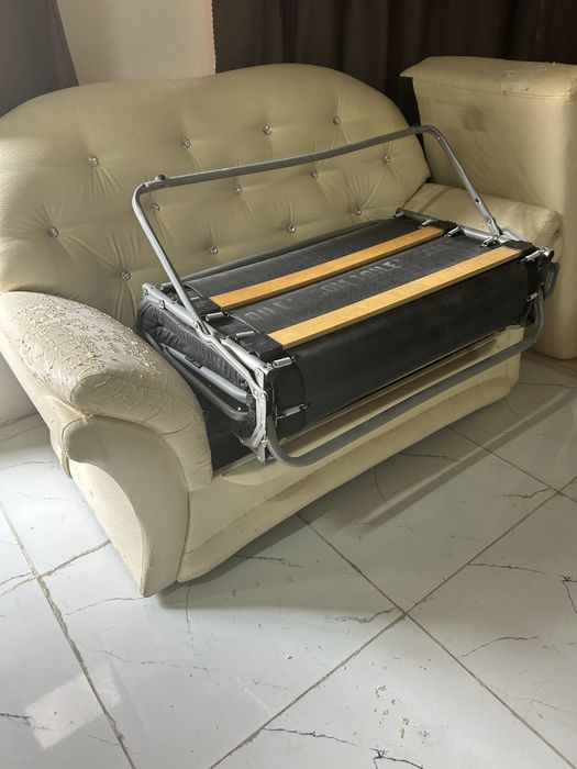 Продам диванчик раскладной лежачий