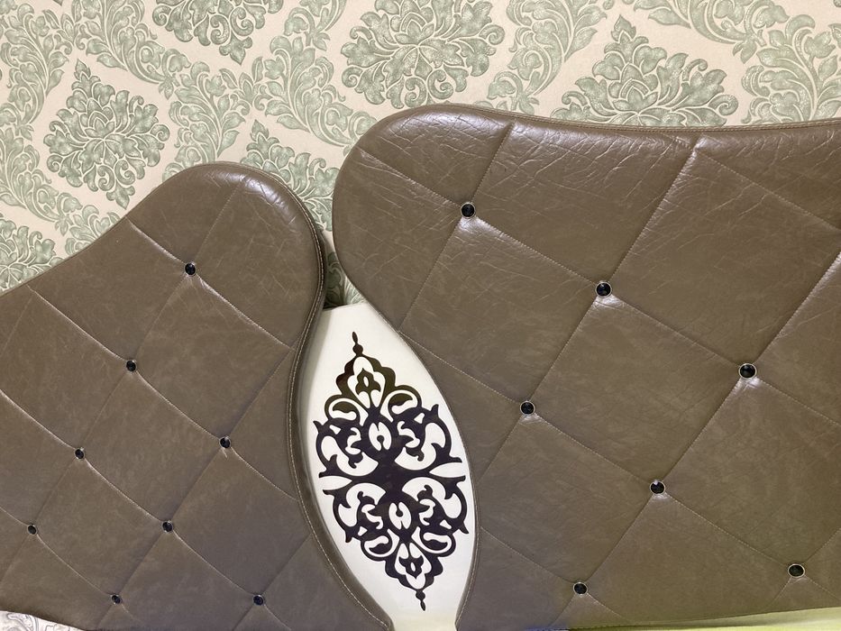 Продам спальный гарнитур